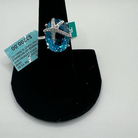 Effy Seaside 14K Gold Blue Topaz and Diamond Starfish
Ring. 13.73 TCW. Size 7. - Picture 2 of 6
